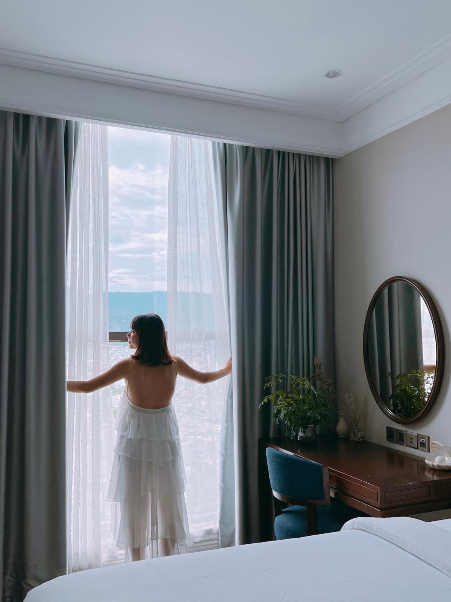 Luxury Apartment - Rooftop Swimming Pool - Beach Front - Hinata Apartment Da Nang Exterior photo